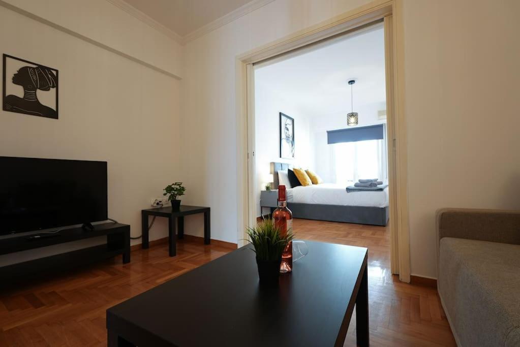 Syntagma Square, 70Sqm Pentelis Sunny Apartment Athens Exterior photo